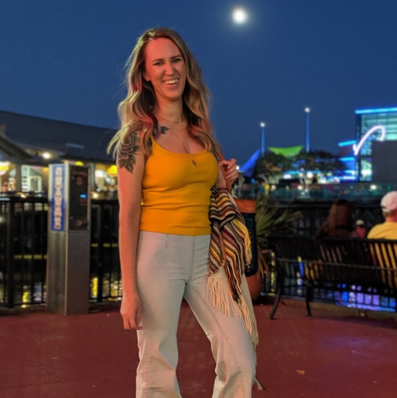 Meet your Posher, Michelle - Picture 2 of 5